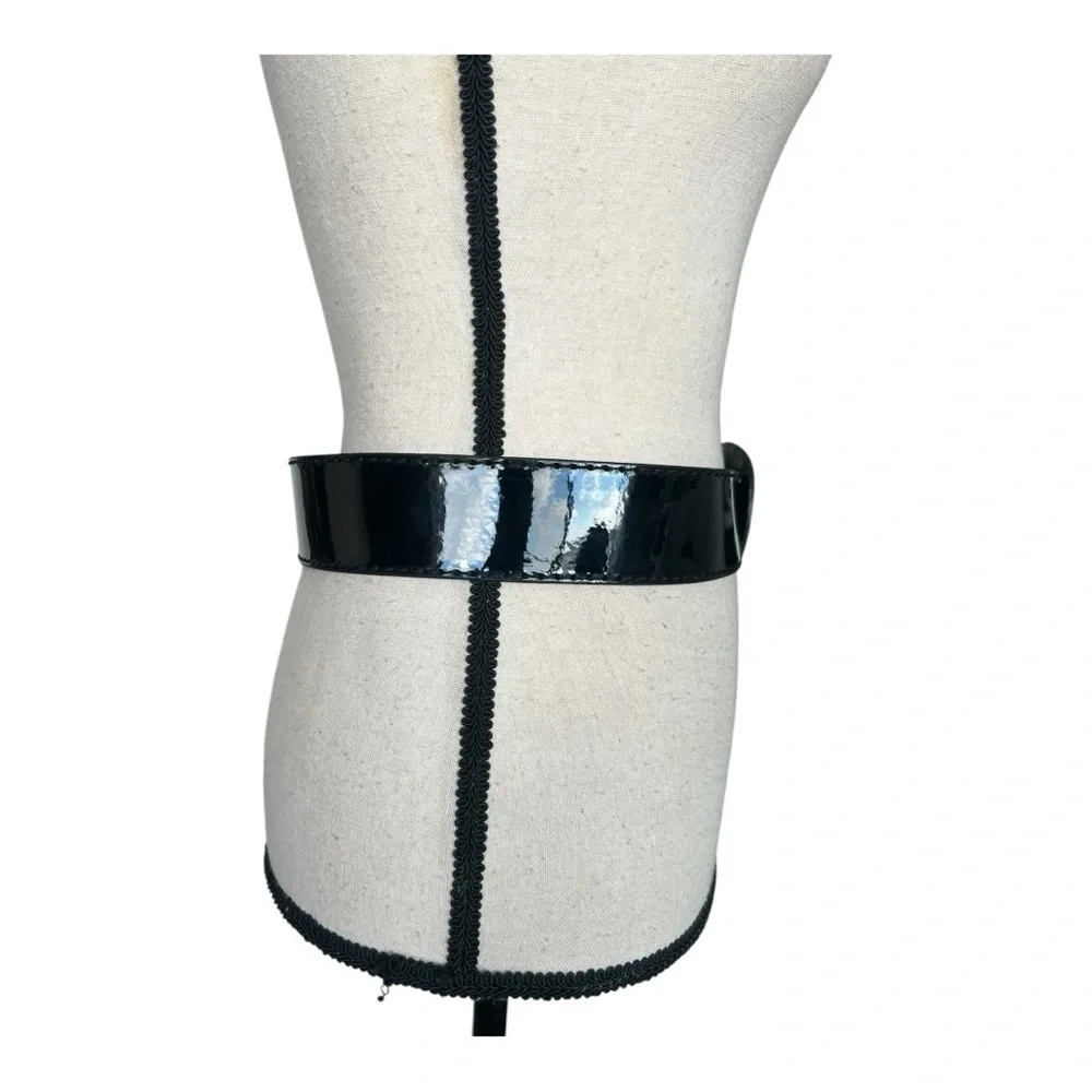 American Vintage Black Belt with Circular Buckle and Leather Finish